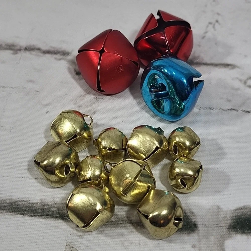 Vintage Christmas Tree Trimming Lot Snowflakes Bells Garland Wreath Holiday